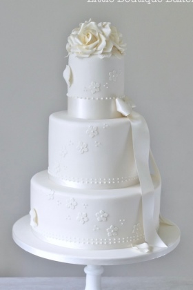 Elegant Rose Wedding Cake