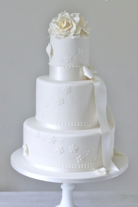 Elegant Rose Wedding Cake