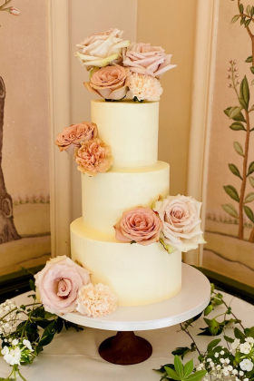 Ivory Buttercream Roses Wedding Cake