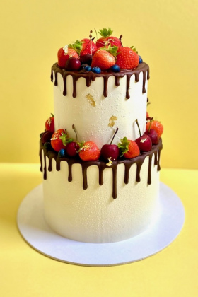 Berries Choc Drip Cake