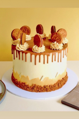 Biscoff Caramel Drip Cake