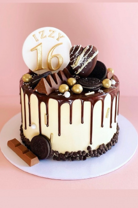 Deluxe Loaded Chocolate Cake