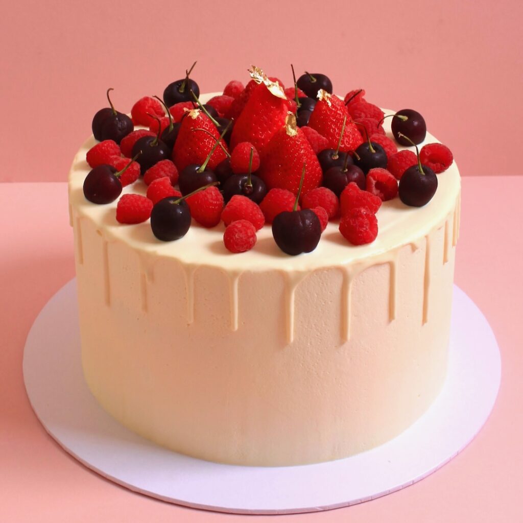 Berries Chocolate Drip Cake